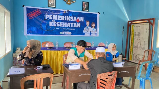 Pemdes Ampibabo Apresiasi Kegiatan Pemeriksaan Kesehatan Gratis Mahasiswa KKN Untad